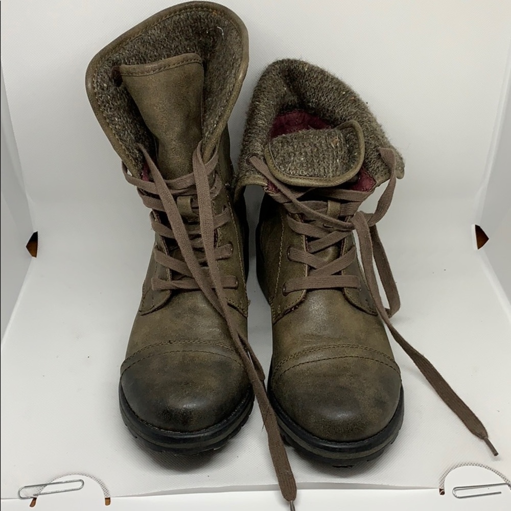 Roxy boots worn 2 ways